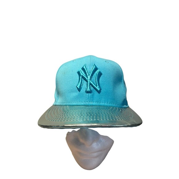 New Era 9fifty Embroidered New York Yankees teal/silver snapback hat - Picture 1 of 7